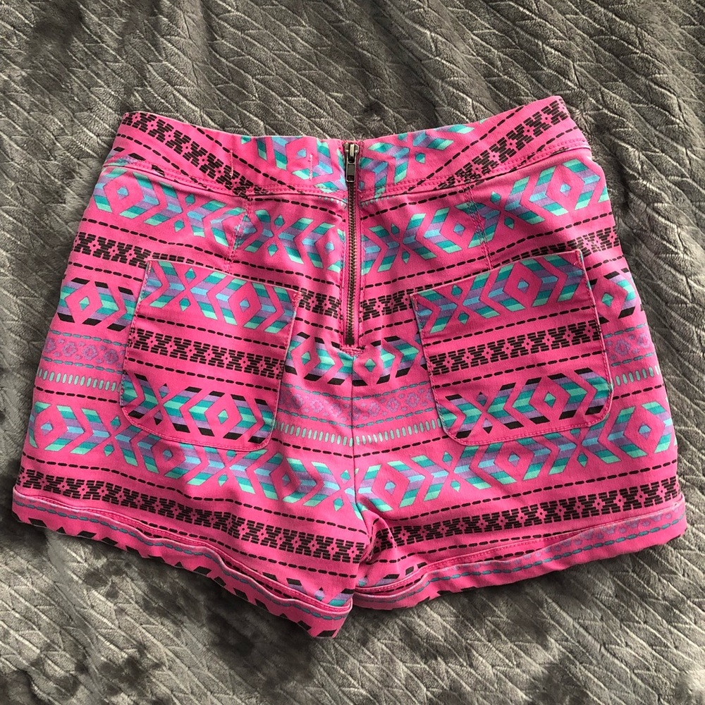 Pattern Pink Shorts - Picture 3 of 3